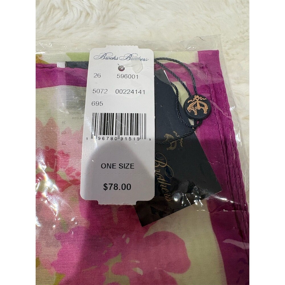 Brooks Brothers Pocket Square Mens One Size Pink Floral Print Sealed NWT - Picture 2 of 3